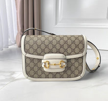 โหลดรูปภาพลงในเครื่องมือใช้ดูของ Gallery Gucci Horsebit 1955 shoulder bag
