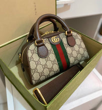 โหลดรูปภาพลงในเครื่องมือใช้ดูของ Gallery Gucci Ophidia mini GG top handle bag
