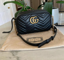 โหลดรูปภาพลงในเครื่องมือใช้ดูของ Gallery GG Marmont small matelassé shoulder bag
