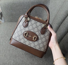 โหลดรูปภาพลงในเครื่องมือใช้ดูของ Gallery Gucci Horsebit 1955 mini top handle bag
