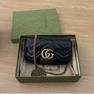 GG Marmont matelassé leather super mini bag