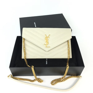 YSL ENVELOP CHAIN WALLET IN GRAIN DE POUDRE EMBOSSED LEATHER ( White)  สีขาว