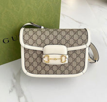 โหลดรูปภาพลงในเครื่องมือใช้ดูของ Gallery Gucci Horsebit 1955 shoulder bag
