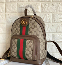 โหลดรูปภาพลงในเครื่องมือใช้ดูของ Gallery Gucci Ophidia GG small backpack
