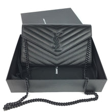 โหลดรูปภาพลงในเครื่องมือใช้ดูของ Gallery YSL MONOGRAM  CHAIN WALLET IN GRAIN DE POUDRE EMBOSSED LEATHER (Black) สีดำล้วน
