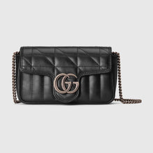 โหลดรูปภาพลงในเครื่องมือใช้ดูของ Gallery GG Marmont matelassé leather super mini bag
