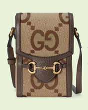 โหลดรูปภาพลงในเครื่องมือใช้ดูของ Gallery Gucci Jumbo GG mini bag
