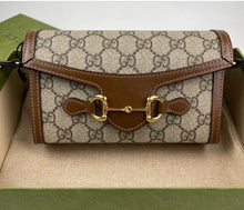 โหลดรูปภาพลงในเครื่องมือใช้ดูของ Gallery Gucci Horsebit 1955 mini bag
