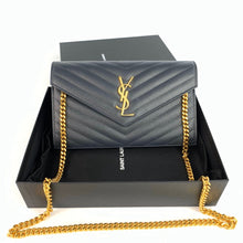 โหลดรูปภาพลงในเครื่องมือใช้ดูของ Gallery YSL MONOGRAM CHAIN WALLET IN GRAIN DE POUDRE EMBOSSED LEATHER (Blue) สีกรม
