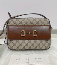 โหลดรูปภาพลงในเครื่องมือใช้ดูของ Gallery Gucci Horsebit 1955 small shoulder bag
