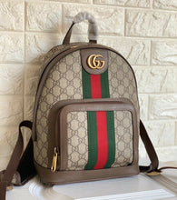 โหลดรูปภาพลงในเครื่องมือใช้ดูของ Gallery Gucci Ophidia GG small backpack
