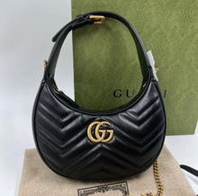 โหลดรูปภาพลงในเครื่องมือใช้ดูของ Gallery Gucci  Marmont half-moon-shaped mini bag
